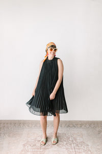 Sleeveless Pleated Black Dress