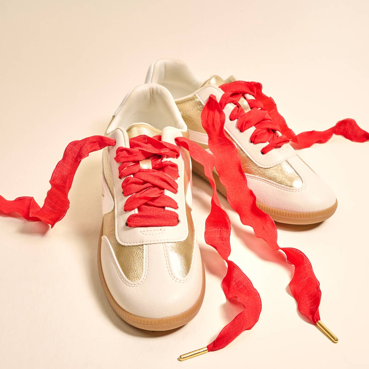 Step It Up Shoelaces–Frilly Red