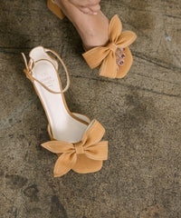 The Vigo Bow Heel