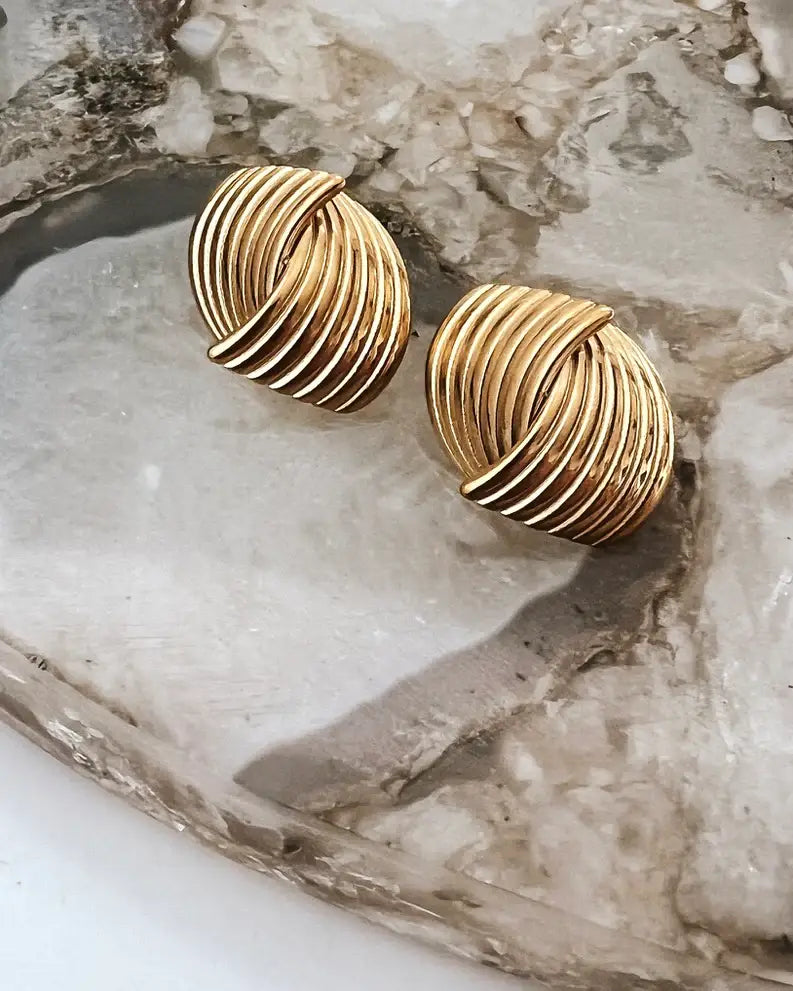 Emari Textured Stud Earrings