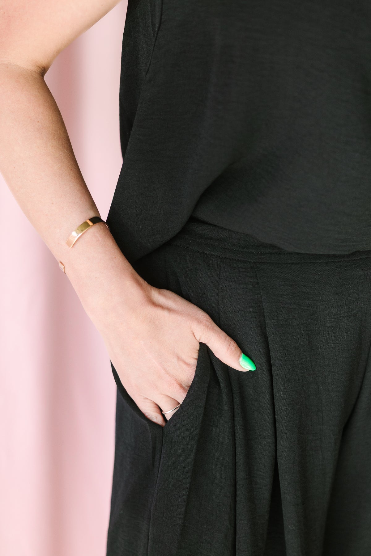 Black Sleeveless Top & Pants Set