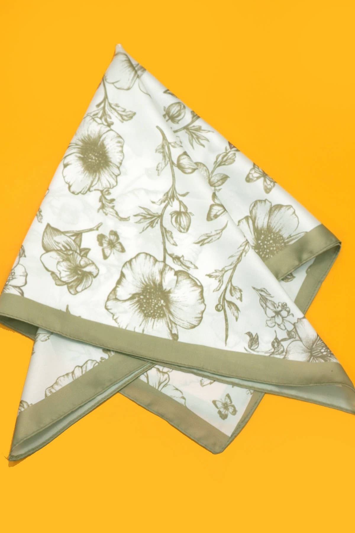 PETITE FLOWER PRINT SILKY FEELING BANDANA SCARF