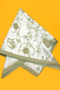 PETITE FLOWER PRINT SILKY FEELING BANDANA SCARF